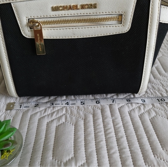 Michael Kors Selma Satchel - Picture 3 of 8